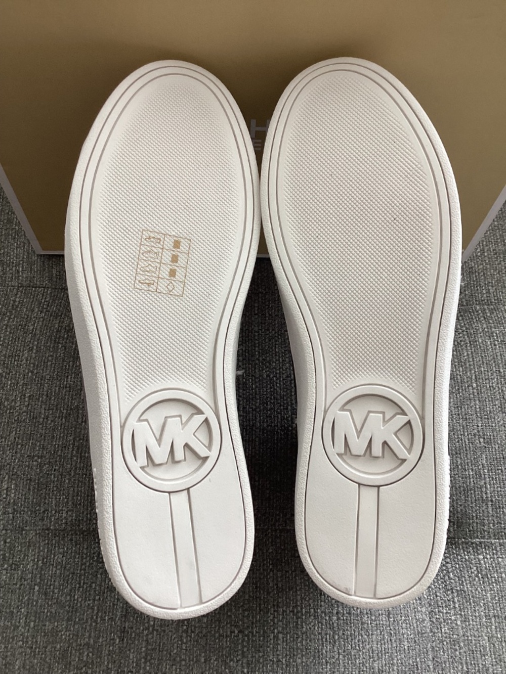 MICHAEL MICHAEL KORS Women's Edie Lace-Up High-Top Sneakers, size 7 - Picture 4 of 8
